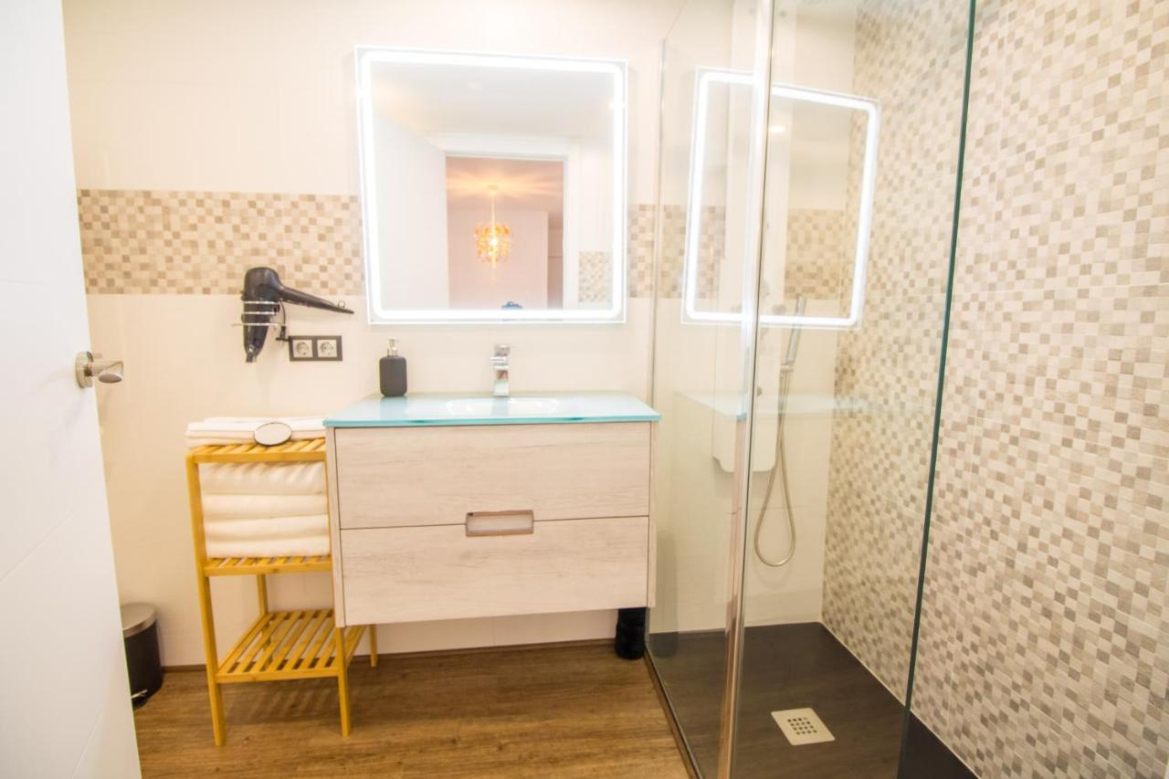 Beautiful Recently Renovated With Wifi And A C